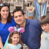 Joe Castorena Family, Franchisee